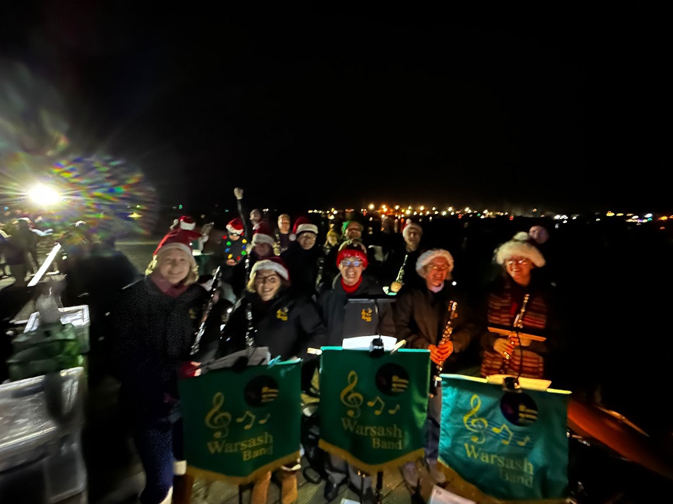 Warsash Community Carols 2024 - enable javascript to see slideshow here